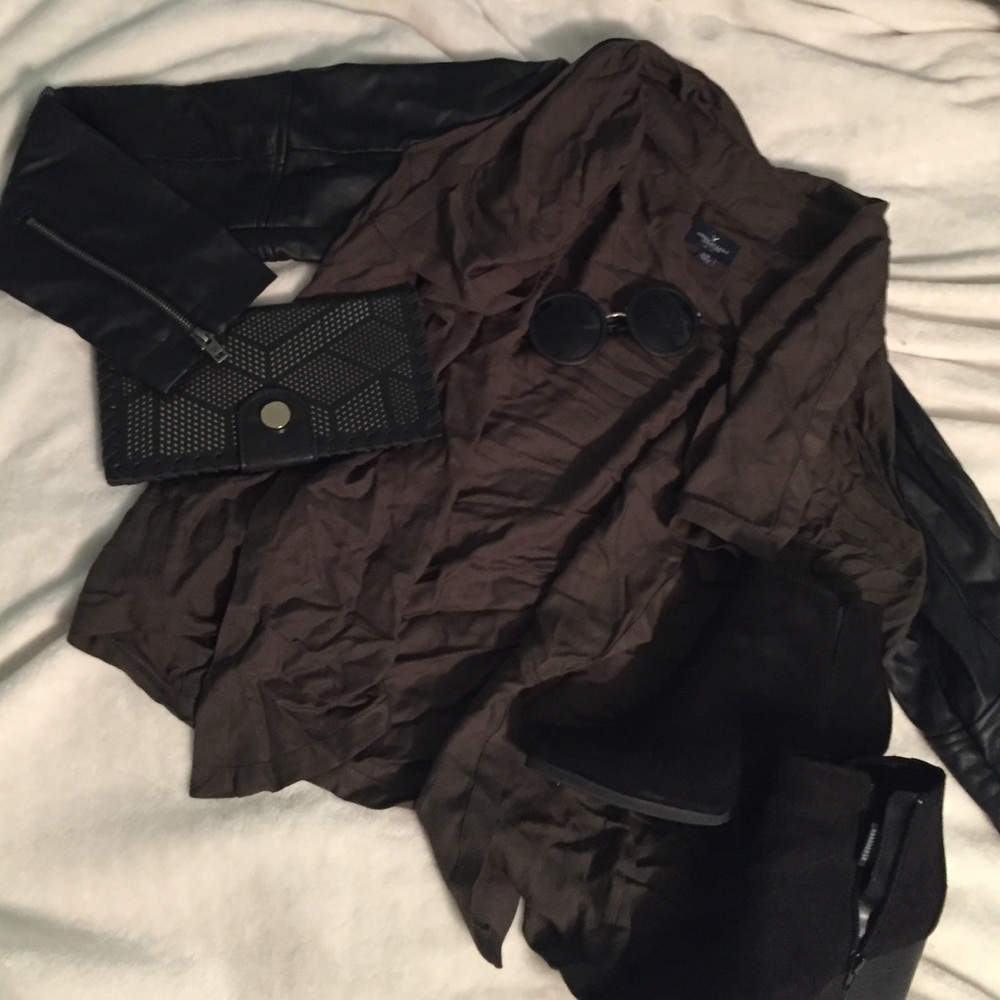 Flowy American Eagle blazer? Lol