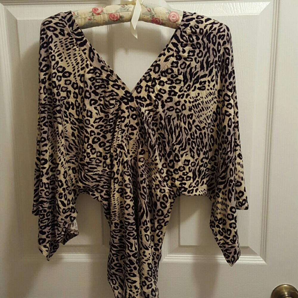 Just Be Vera  Closet clear out 4 for $25.