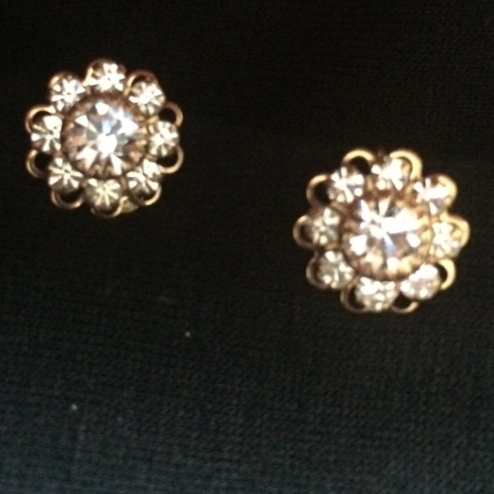 Gorgeous Austrian crystal clip on earrings NEW!
