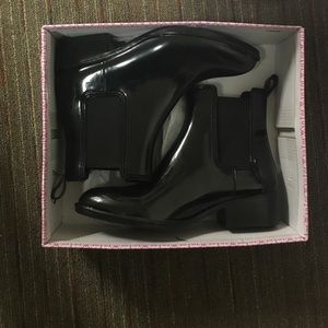 Chelsea Shiny Rain Booties
