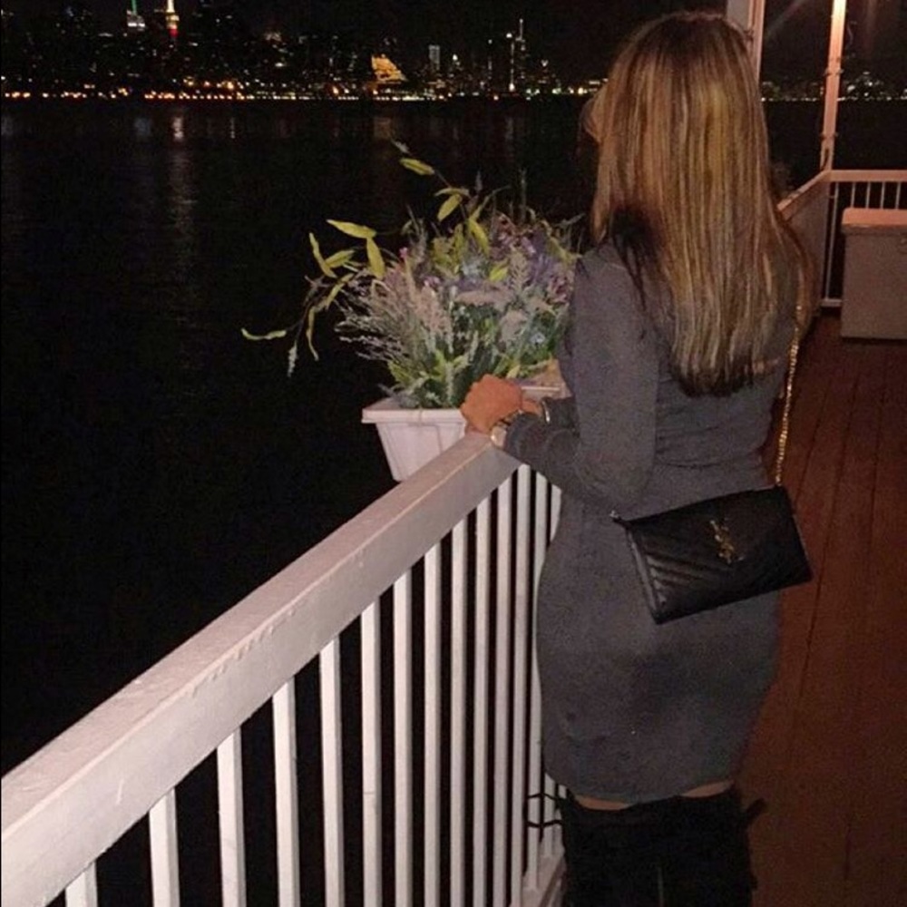 Grey sweater dress 🙌🏻🙌🏻🙌🏻