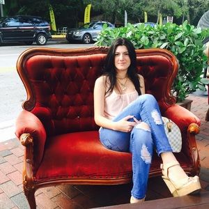 Meet your Posher, Aracelis