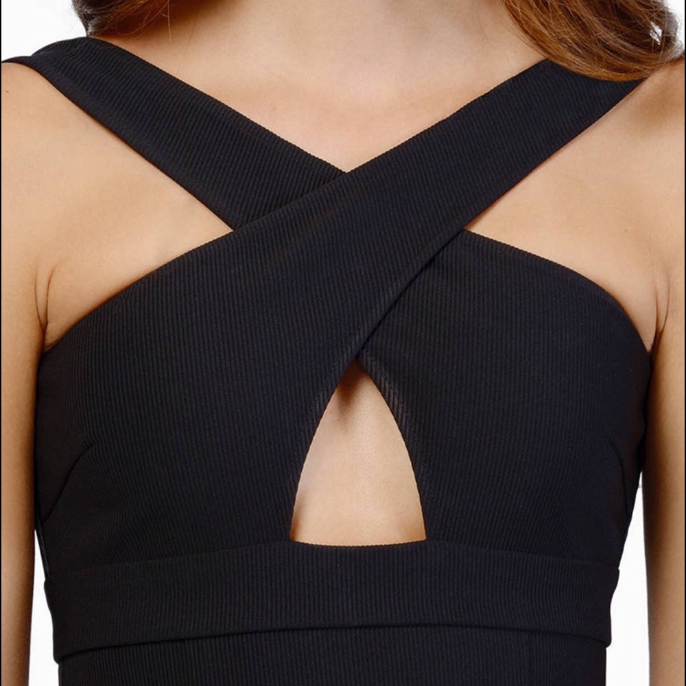 Tobi Where it Matters Dress - Picture 3 of 4