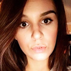 Meet your Posher, Destinee