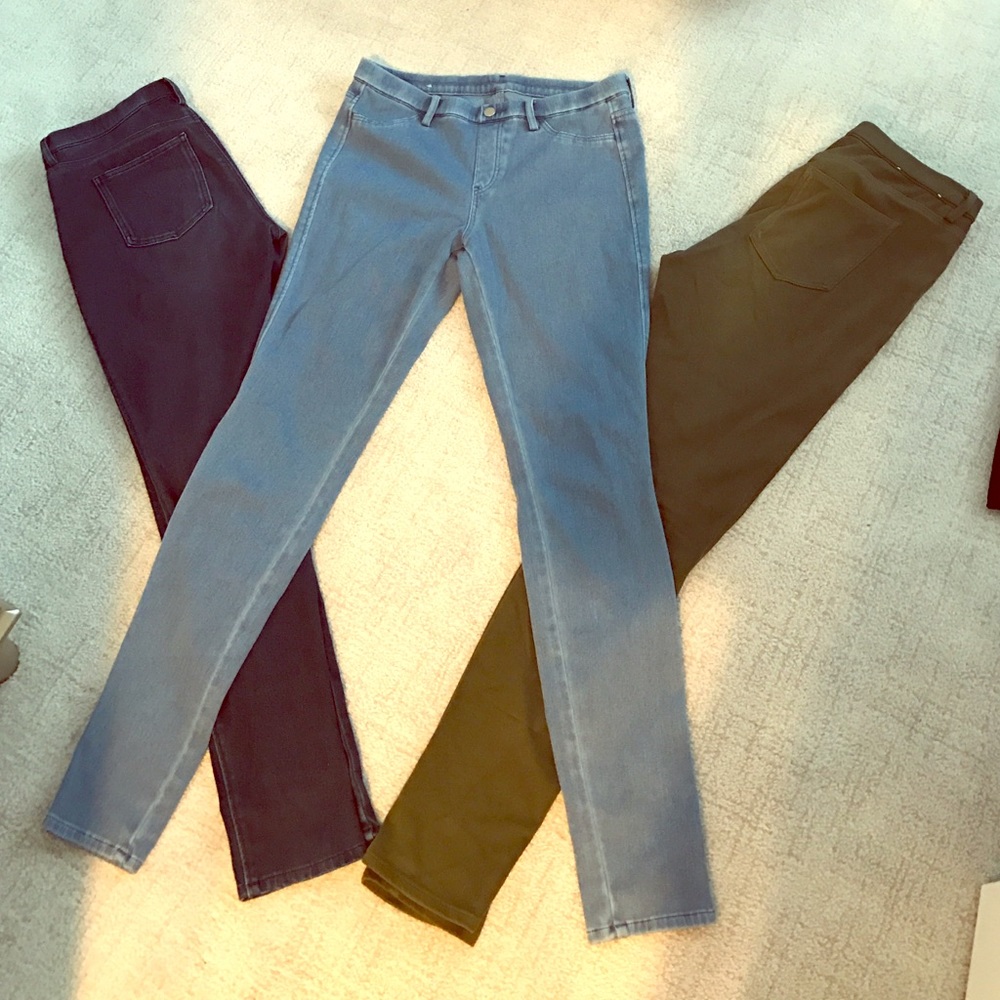 Sold -Uniqlo Stretchy Jeggings
