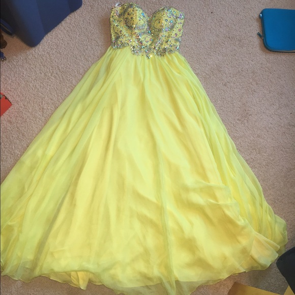 Iridescent Beaded Yellow Prom Dress - Picture 3 of 4