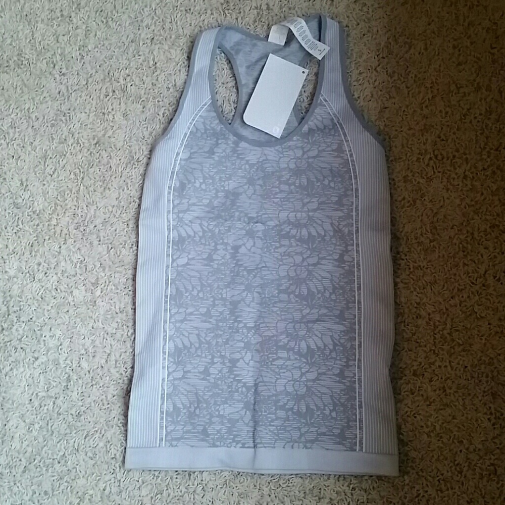 Fabletics tank NWT size SM