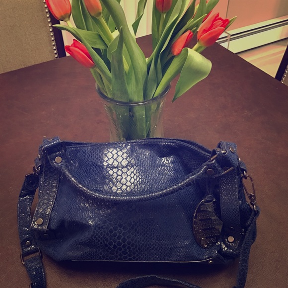 Kenneth Cole Reaction Bag - Picture 1 of 2