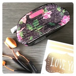 Cosmetic bag