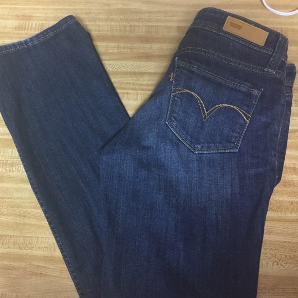 Levi's Demi Curve Jeans - Picture 1 of 3