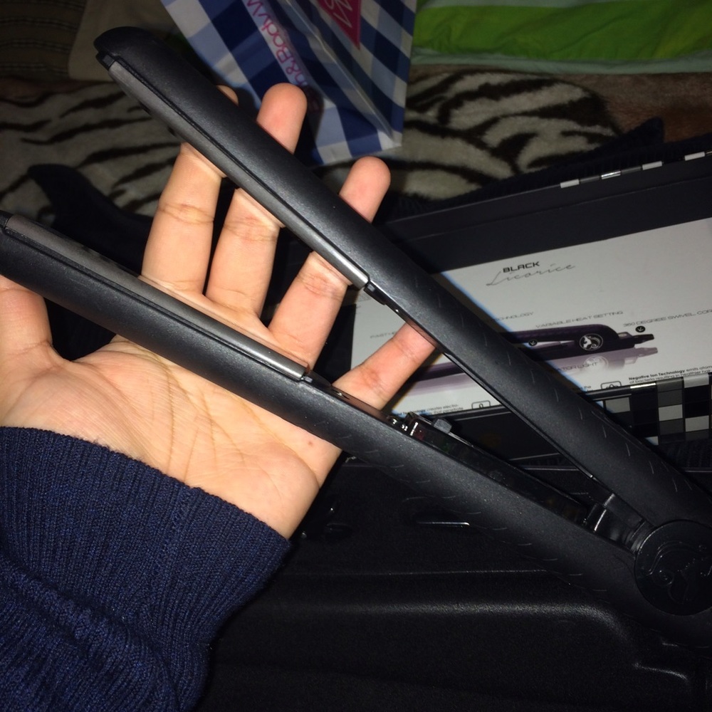 NEW ROYALE HAIR STRAIGHTENER NEVER USED