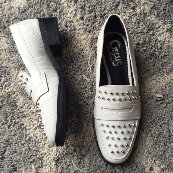 NWOT Sam Edelman Circus Lali white studded loafers - Picture 2 of 4