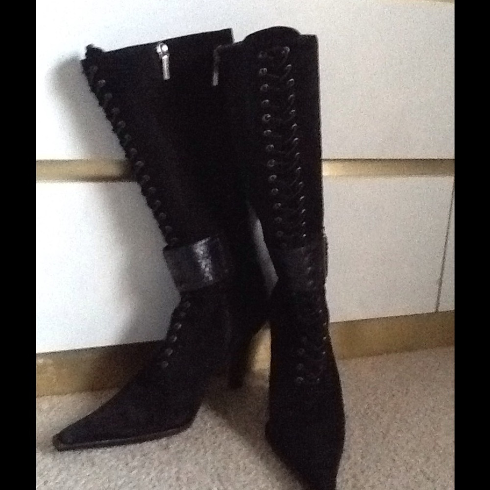 Boots - Picture 2 of 4