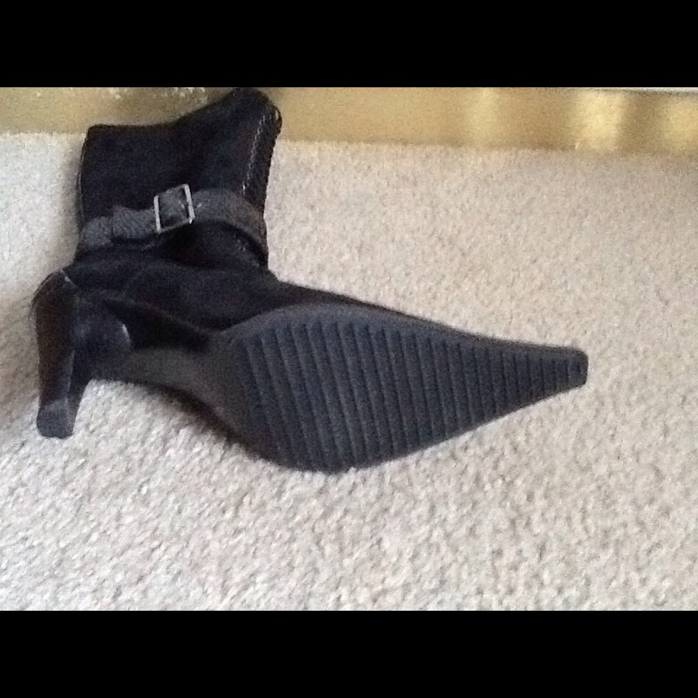 Boots - Picture 4 of 4
