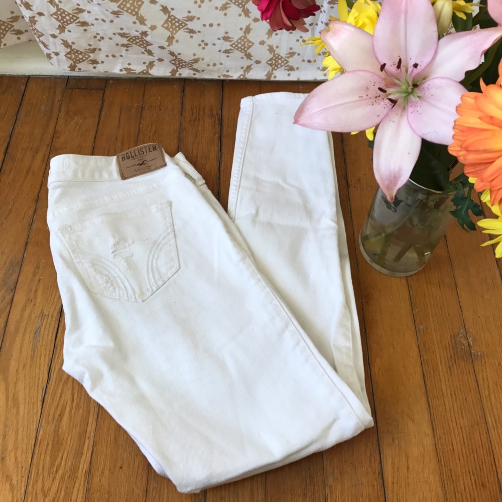 White cropped jeans