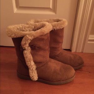 CHESTNUT FUR BOOTS 7.5