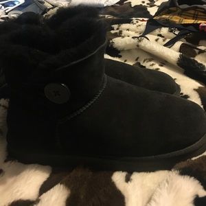 Excellent BLACK uggs!