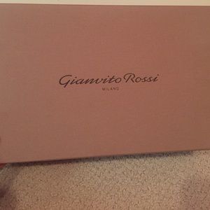 BRAND NEW Gianvito Rossi Plexi Pump in Silver.