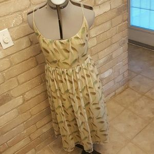 Feather print pleated dress