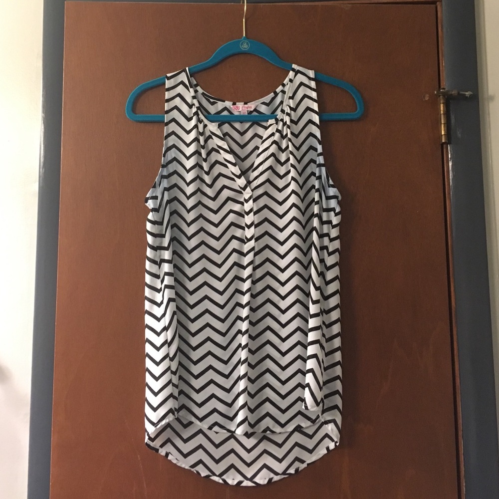 Candie's Sleeveless Chevron Top