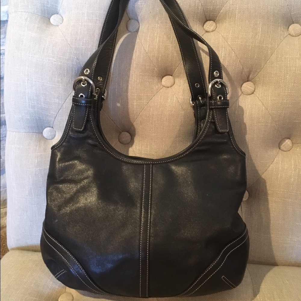 Coach leather shoulder purse.