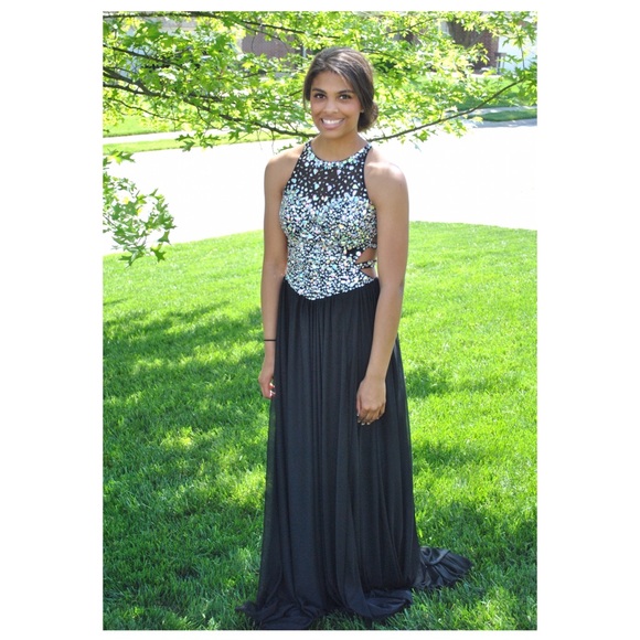 Prom Dress - Picture 2 of 3