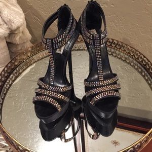 EUC Steve Madden Women's Showstop Black Sandals