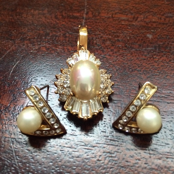 Pearl rhinestone earring/pendant bundle - Picture 1 of 4