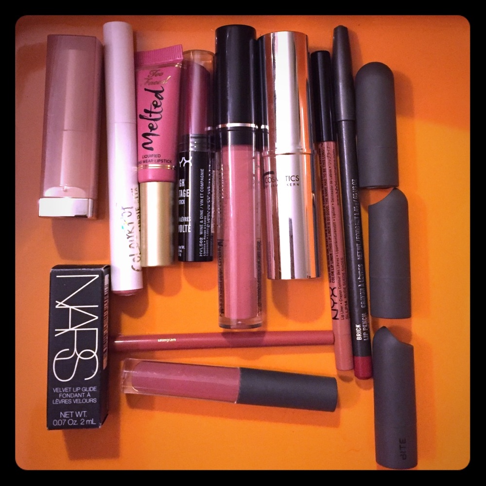 Bundle of 14 Lip Products!