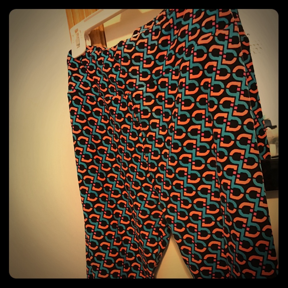 Lularoe leggings of color