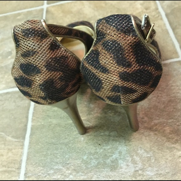 Guess leopard print open toe pumps - Picture 4 of 4