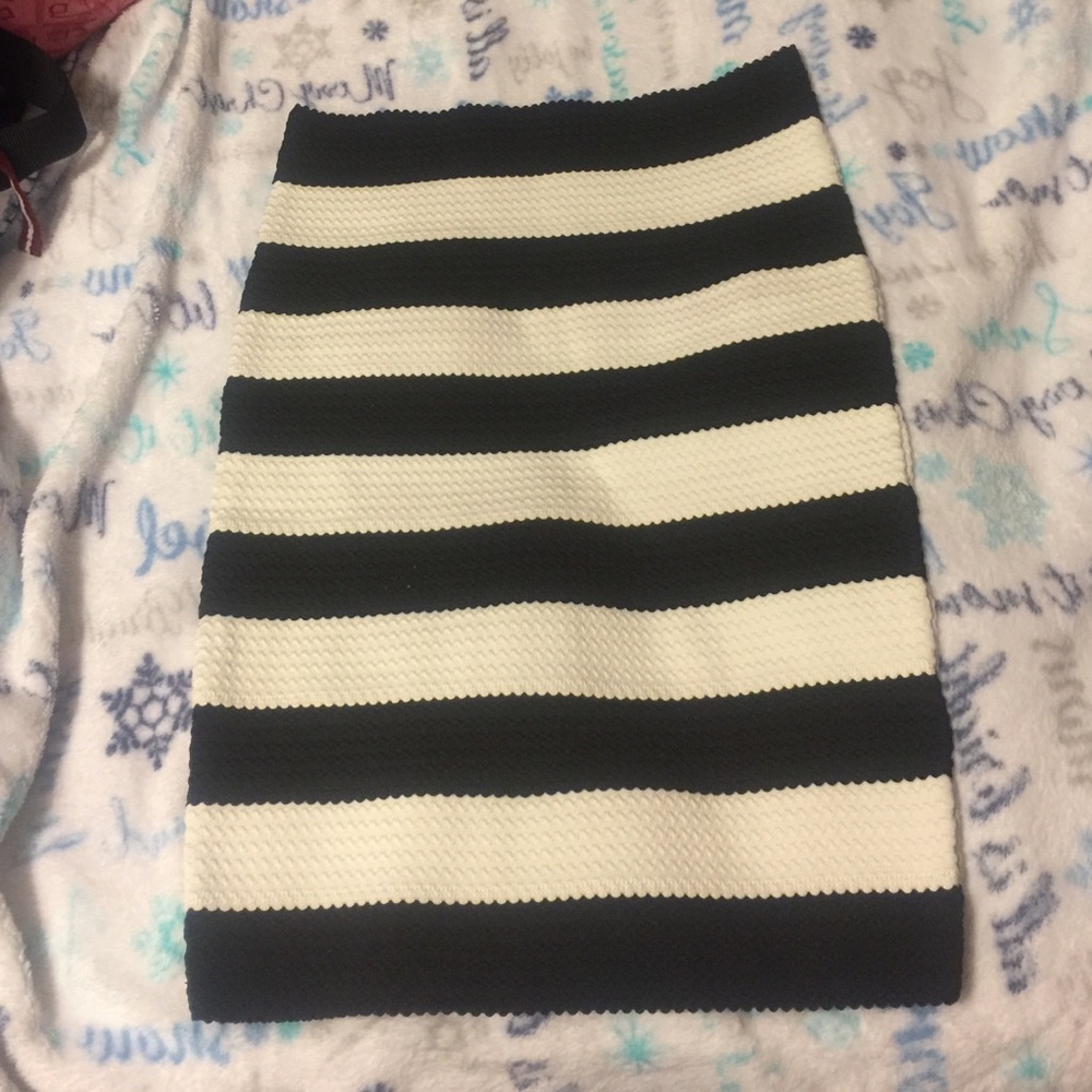 Black & White Pencil Skirt