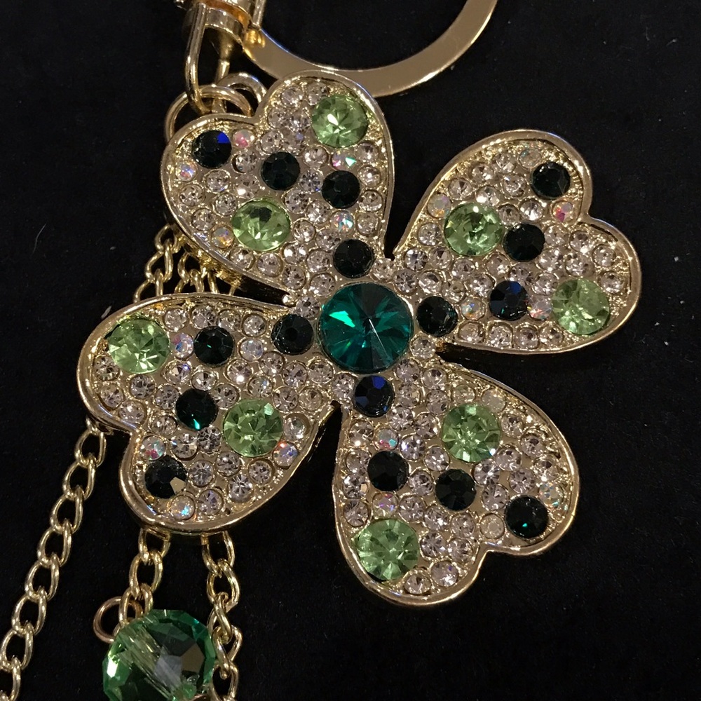 NWT Rhinestone 4 Leaf Clover Keychain/Purse Charm