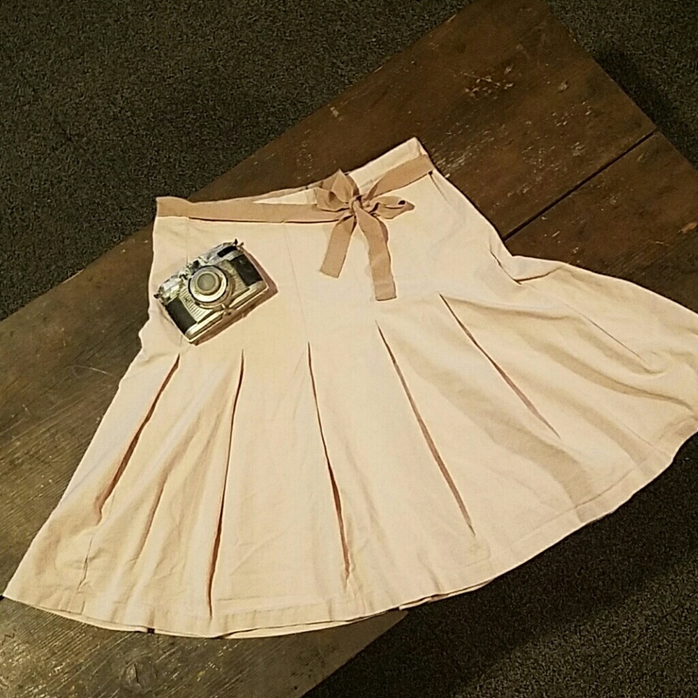 Gap skirt