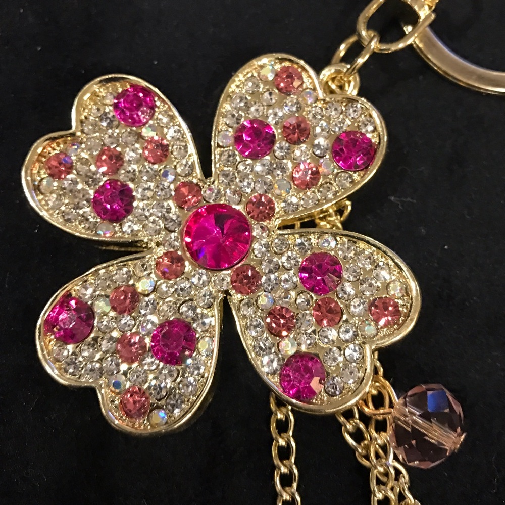 NWT Rhinestone 4 Leaf Clover Keychain/Purse Charm