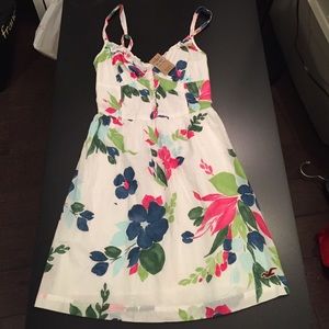 Hollister NEW W/ TAGS Floral Dress