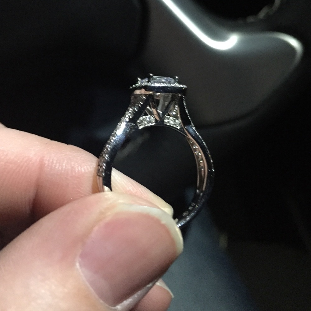 Beautiful cz ring - Picture 2 of 3
