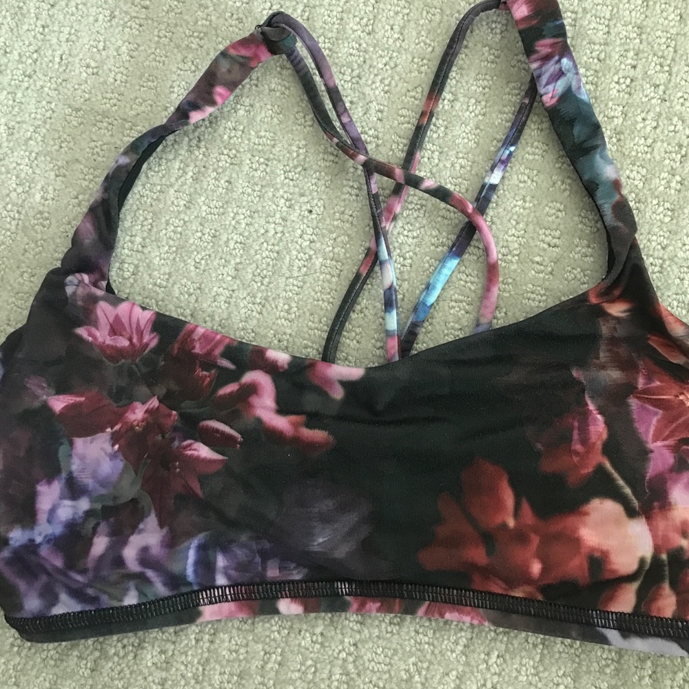 Lululemon sports bra