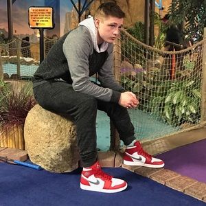 Jordan 1 size 9.5