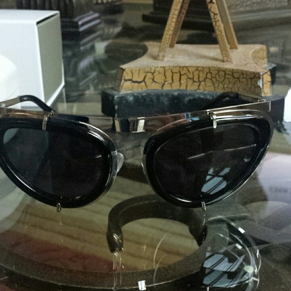 Brand NewLinda farrow