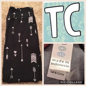 Lularoe black arrow leggings NWT TC valentine
