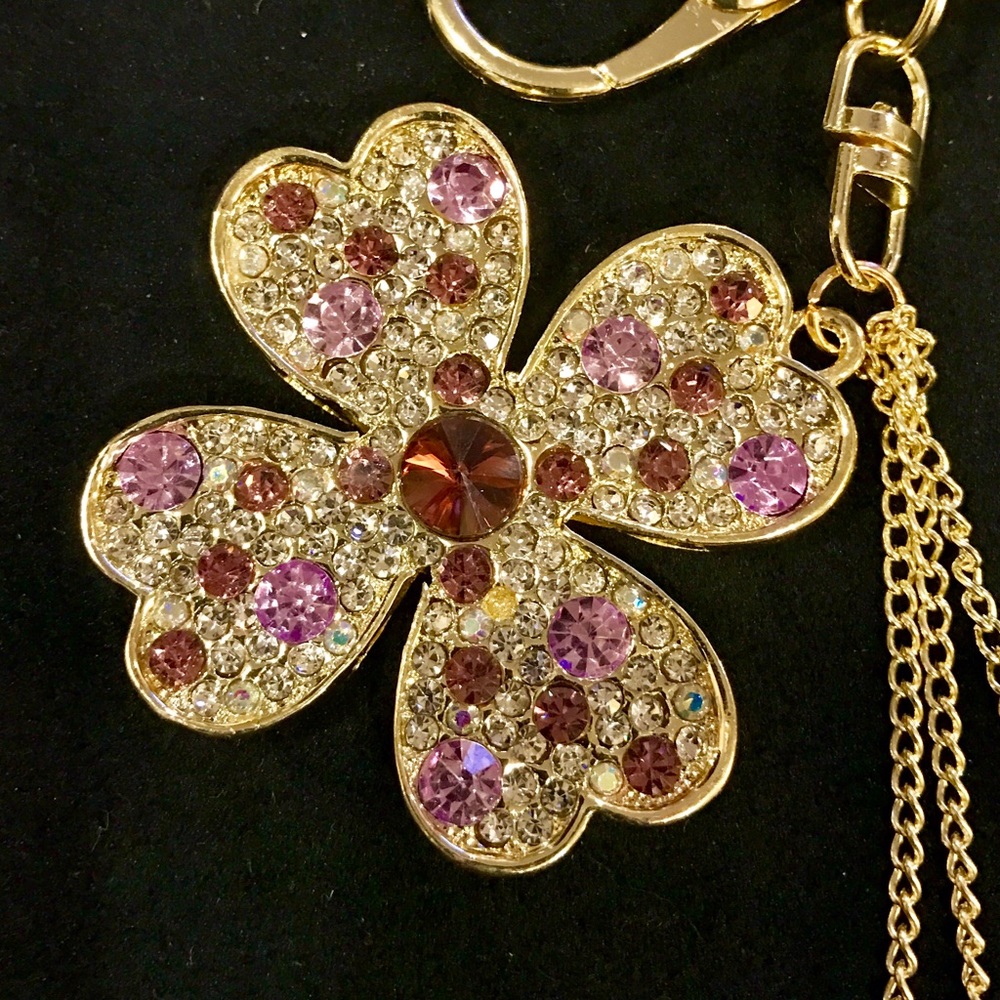 NWT Rhinestone 4 Leaf Clover Keychain/Purse Charm