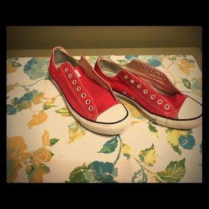 Converse. (Red) (low top)