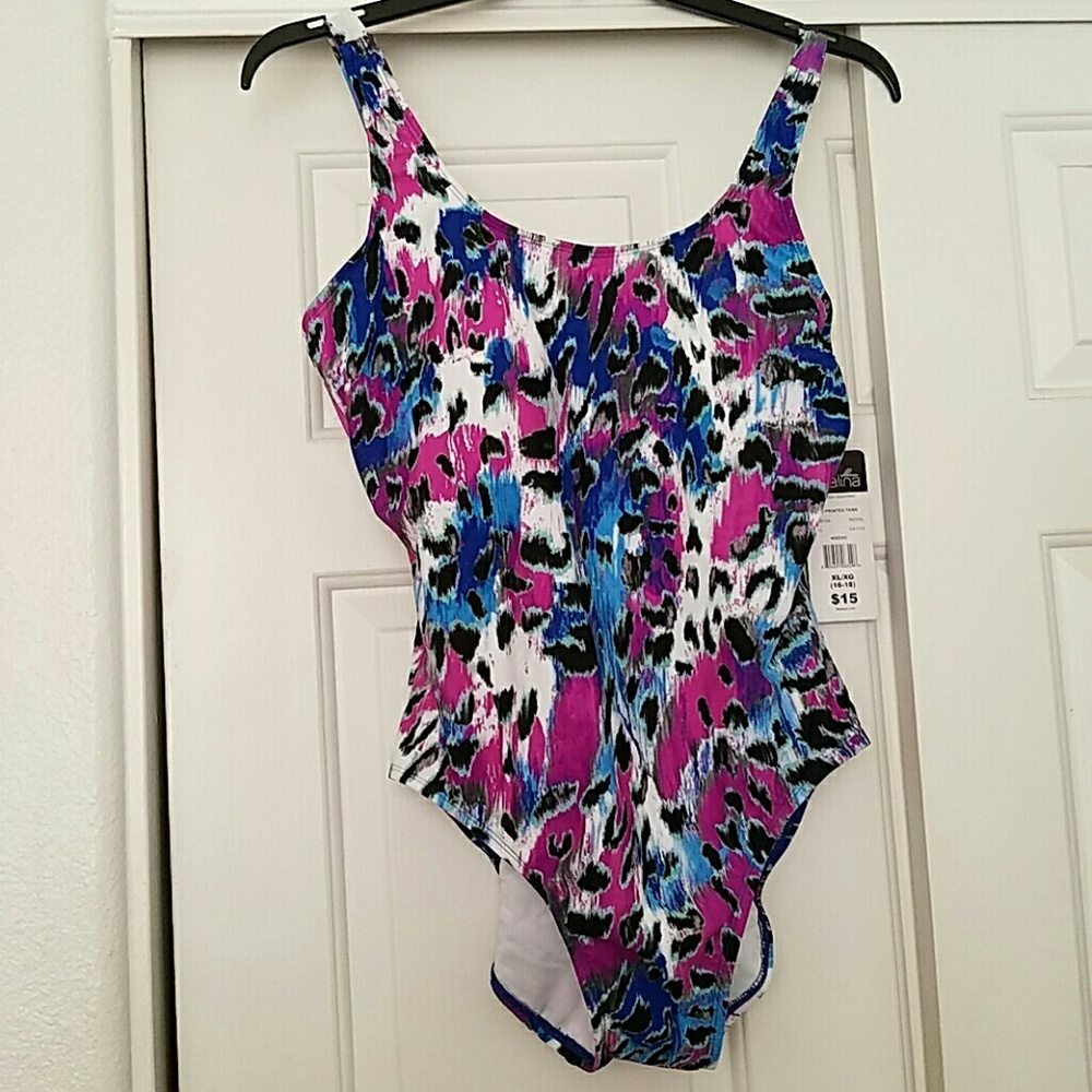 *SOLD* NWT One Piece Swimsuit