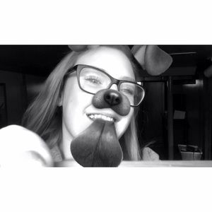 Meet your Posher, Olivia