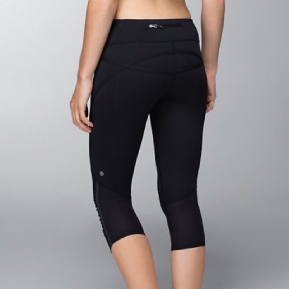 Lululemon Run Pace Crop