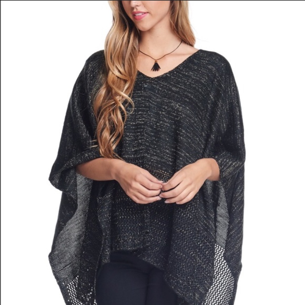 🍇🥂 Gold & Black Poncho - Picture 2 of 5