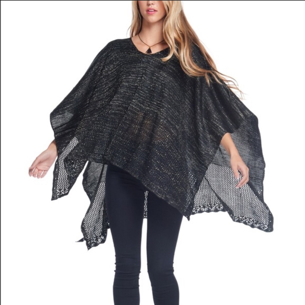 🍇🥂 Gold & Black Poncho - Picture 4 of 5