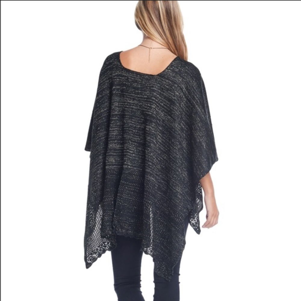 🍇🥂 Gold & Black Poncho - Picture 5 of 5