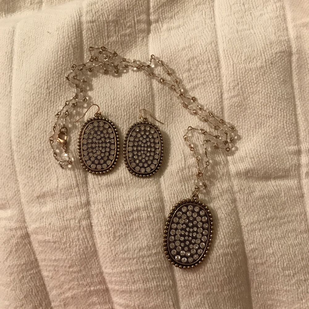 Blingy Necklace and earrings
